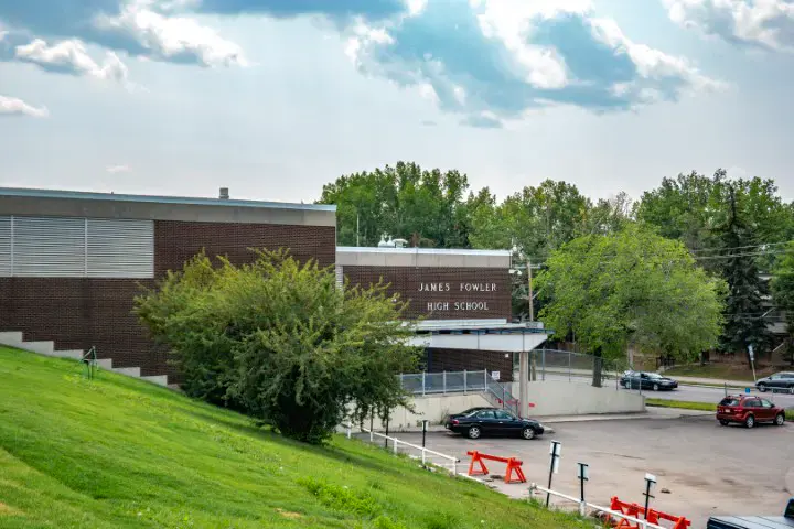 Highland Park property and community context